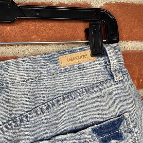 Blank NYC high rise shorts - Picture 6 of 11